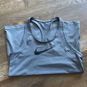 Nike Gray Active Tank in Size Small